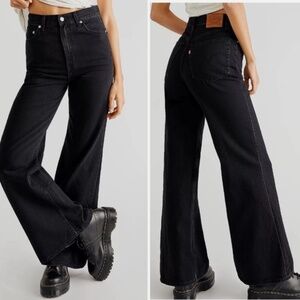 Levi's • High Loose Flare Women's Jeans Size 25